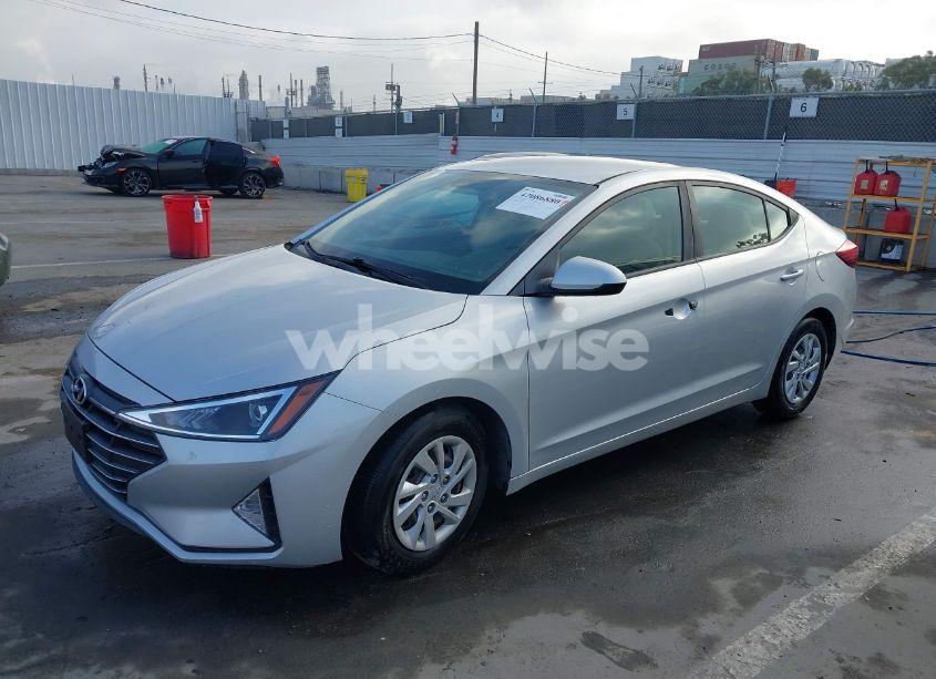 Photo 2 of 2019 Hyundai Elantra SE (VIN 5NPD74LF4KH485849)