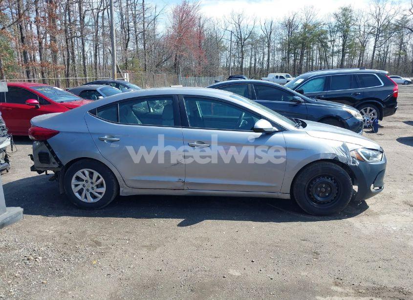 Photo 13 of 2017 Hyundai Elantra SE (VIN 5NPD74LF5HH077109)