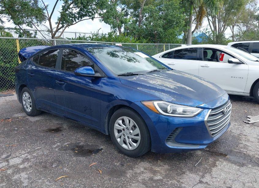 2017 Hyundai Elantra SE (VIN 5NPD74LF5HH138474) main photo
