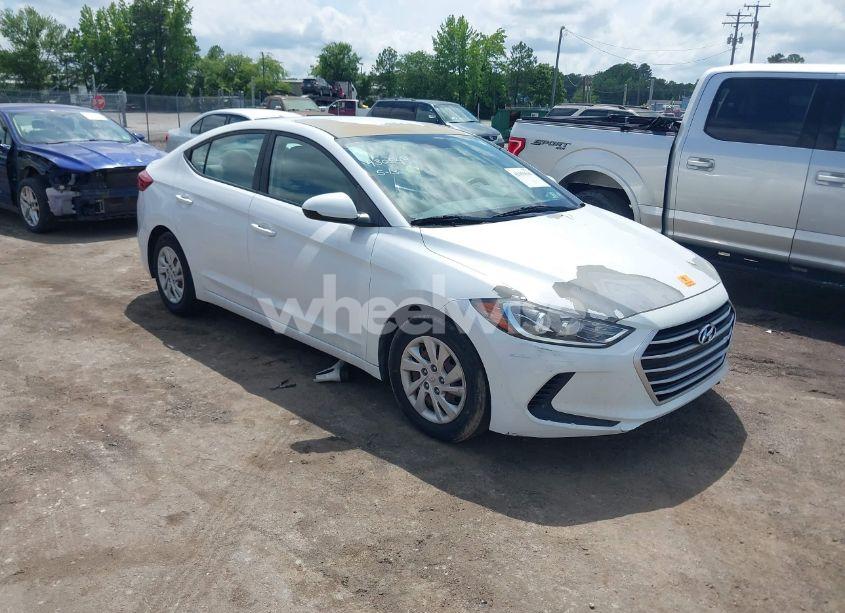 2017 Hyundai Elantra SE (VIN 5NPD74LF5HH143271) main photo