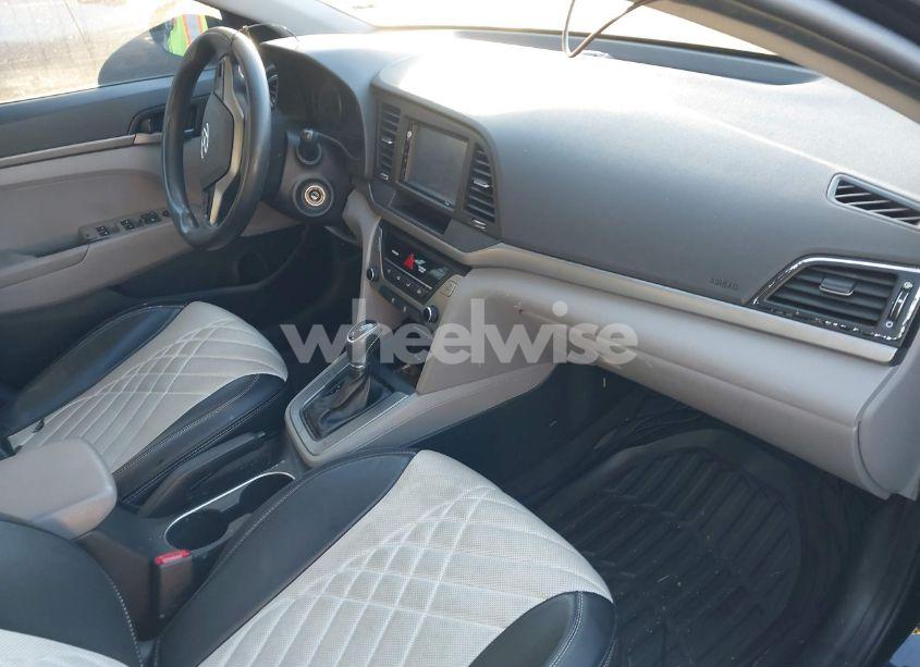 Photo 5 of 2017 Hyundai Elantra SE (VIN 5NPD74LF5HH150754)