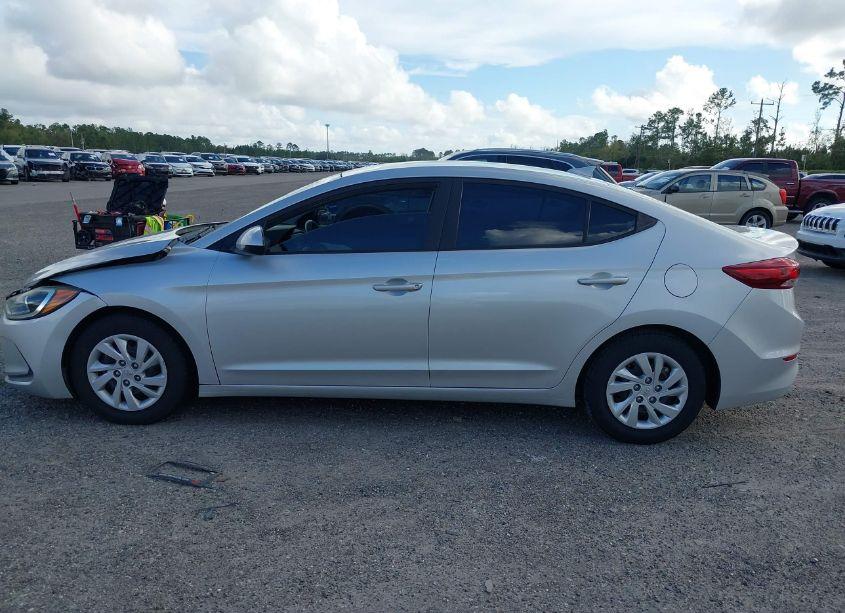 Photo 14 of 2017 Hyundai Elantra SE (VIN 5NPD74LF5HH150835)