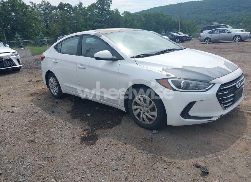 2017 Hyundai Elantra SE (VIN 5NPD74LF5HH162984) main photo