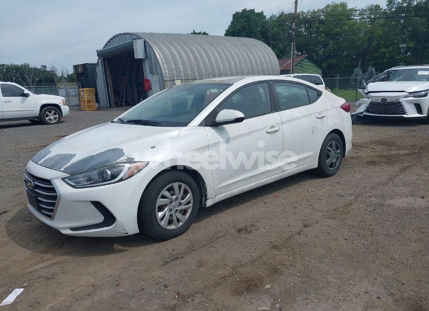 Photo 2 of 2017 Hyundai Elantra SE (VIN 5NPD74LF5HH162984)