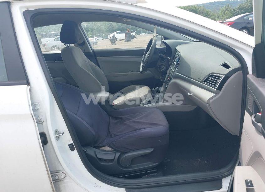 Photo 5 of 2017 Hyundai Elantra SE (VIN 5NPD74LF5HH162984)