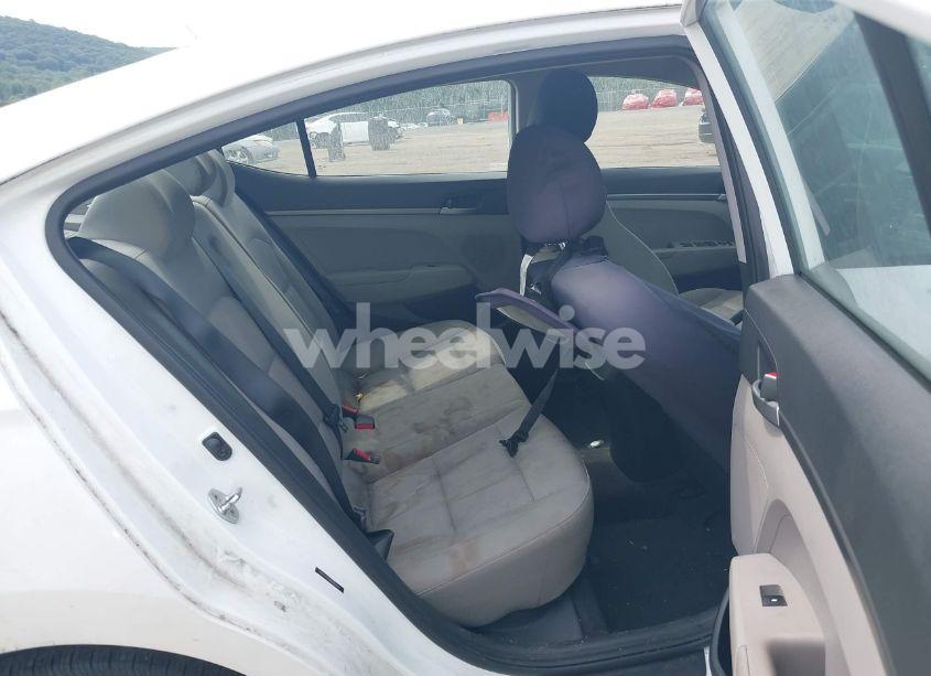 Photo 8 of 2017 Hyundai Elantra SE (VIN 5NPD74LF5HH162984)