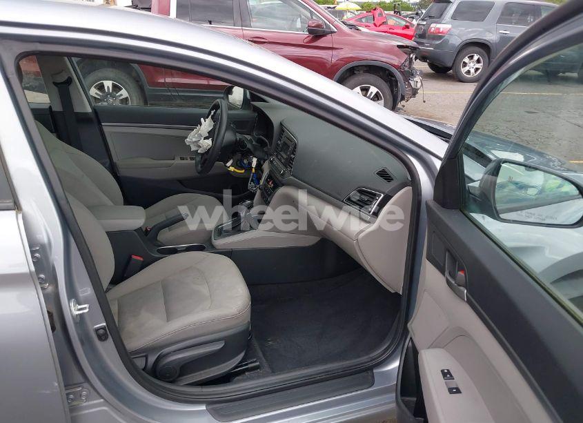 Photo 5 of 2017 Hyundai Elantra SE (VIN 5NPD74LF5HH163116)