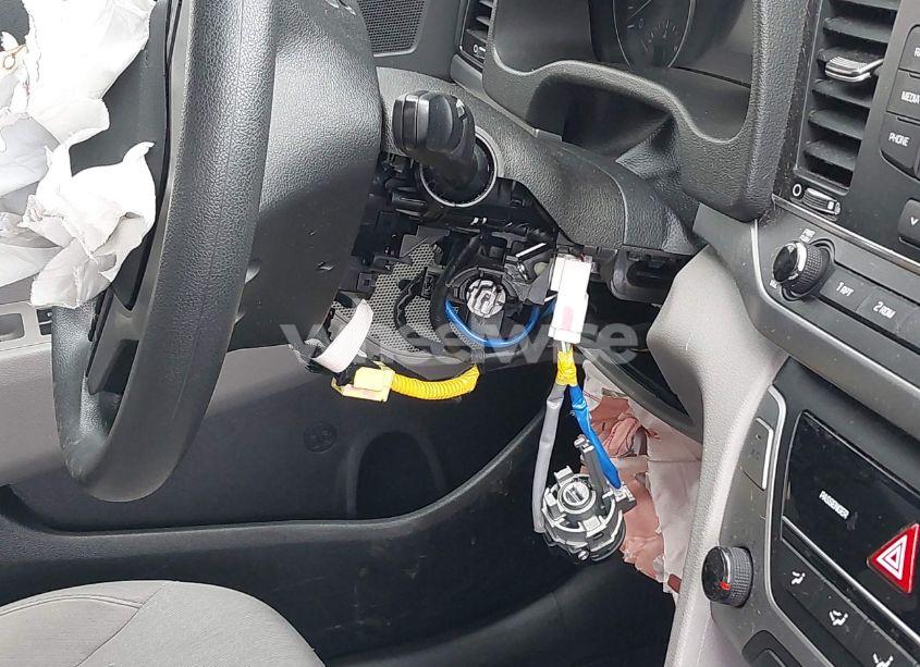 Photo 6 of 2017 Hyundai Elantra SE (VIN 5NPD74LF5HH163116)