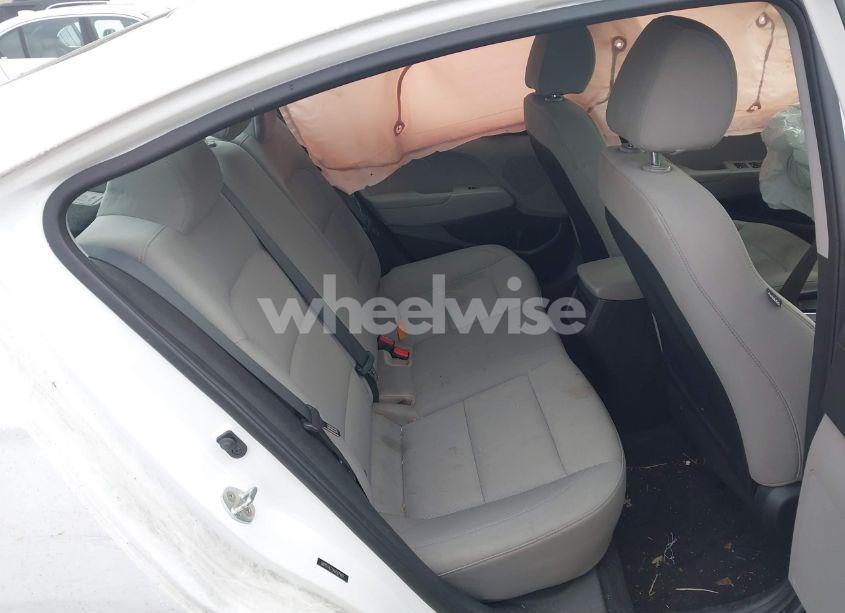 Photo 8 of 2017 Hyundai Elantra SE (VIN 5NPD74LF5HH167487)