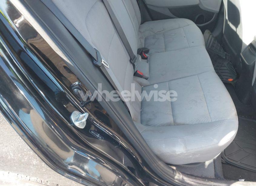 Photo 8 of 2017 Hyundai Elantra SE (VIN 5NPD74LF5HH171393)