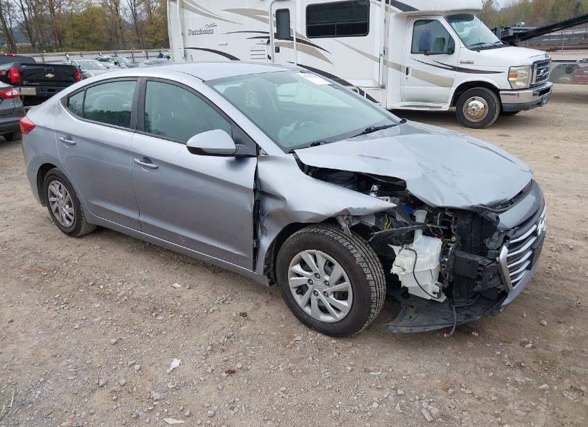 2017 Hyundai Elantra SE (VIN 5NPD74LF5HH172625) main photo