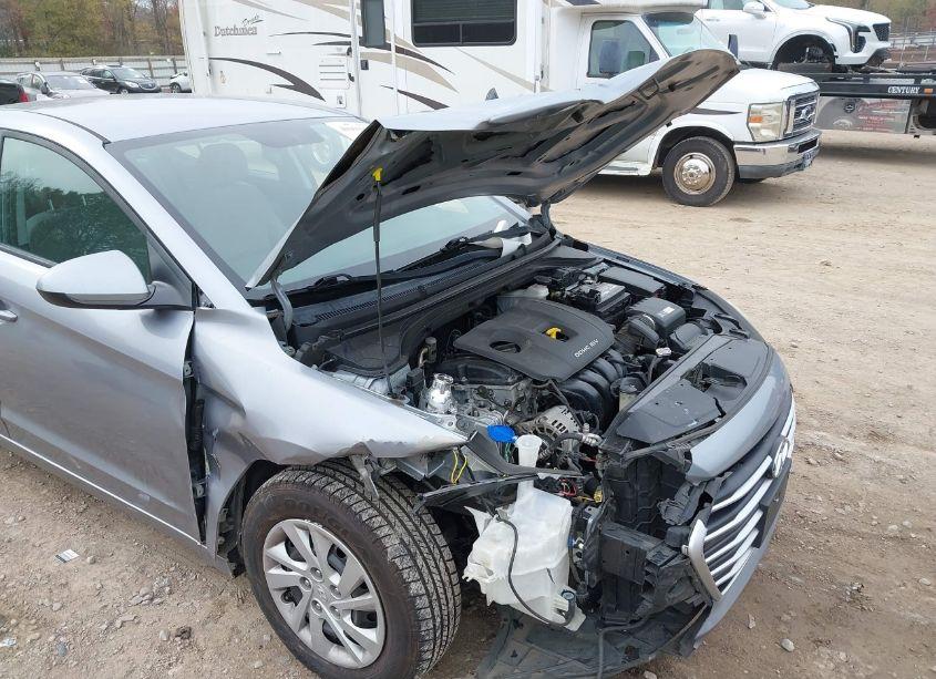 Photo 6 of 2017 Hyundai Elantra SE (VIN 5NPD74LF5HH172625)