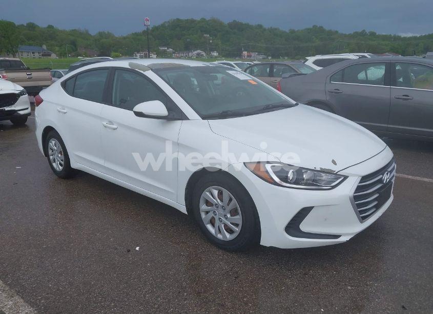 2017 Hyundai Elantra SE (VIN 5NPD74LF5HH176643) main photo