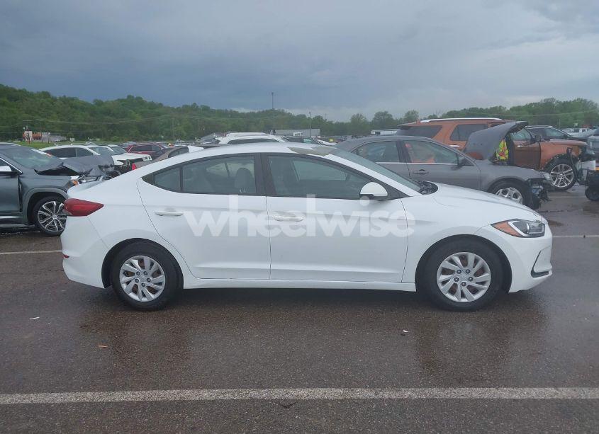 Photo 13 of 2017 Hyundai Elantra SE (VIN 5NPD74LF5HH176643)