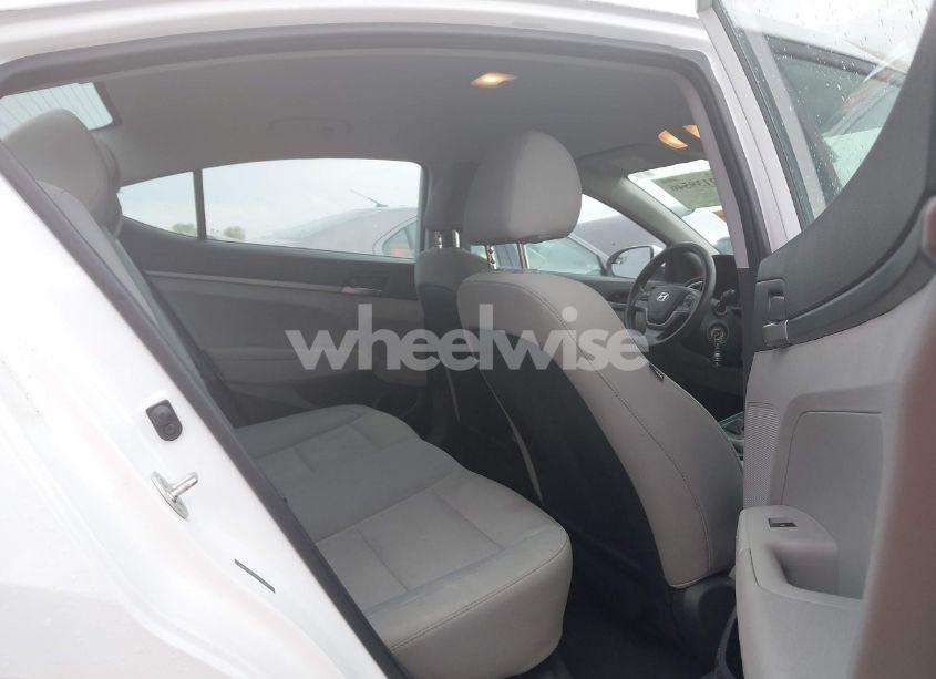 Photo 8 of 2017 Hyundai Elantra SE (VIN 5NPD74LF5HH176643)