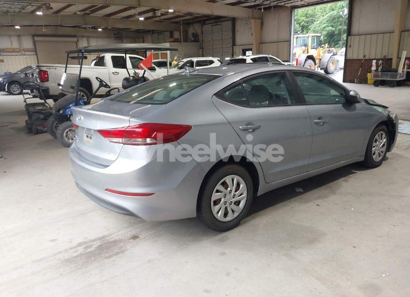 Photo 4 of 2017 Hyundai Elantra SE (VIN 5NPD74LF5HH189036)