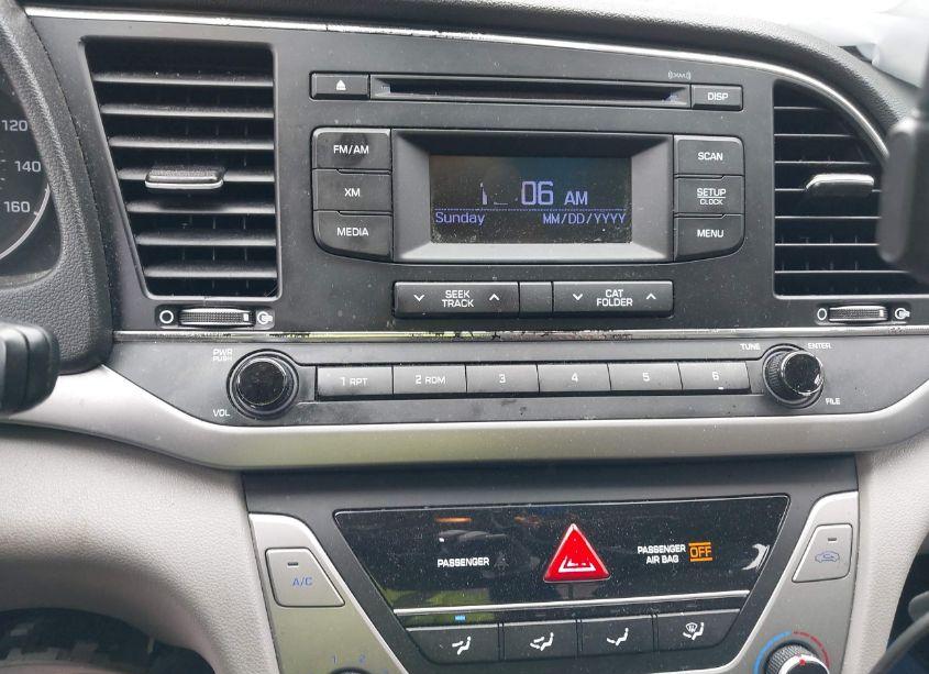 Photo 13 of 2017 Hyundai Elantra SE (VIN 5NPD74LF5HH191742)