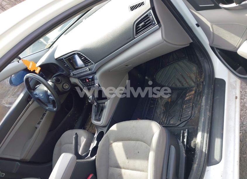 Photo 5 of 2017 Hyundai Elantra SE (VIN 5NPD74LF5HH192891)