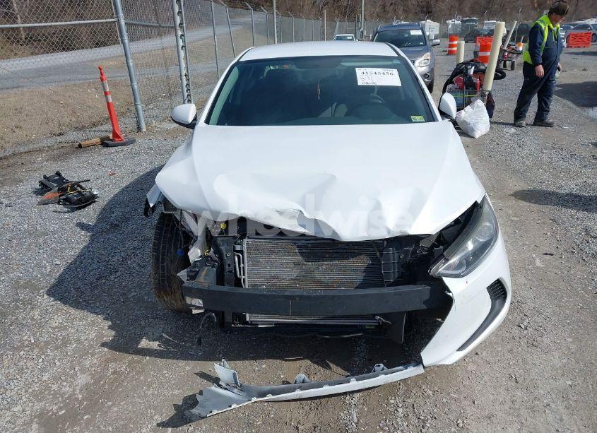 Photo 6 of 2017 Hyundai Elantra SE (VIN 5NPD74LF5HH192891)