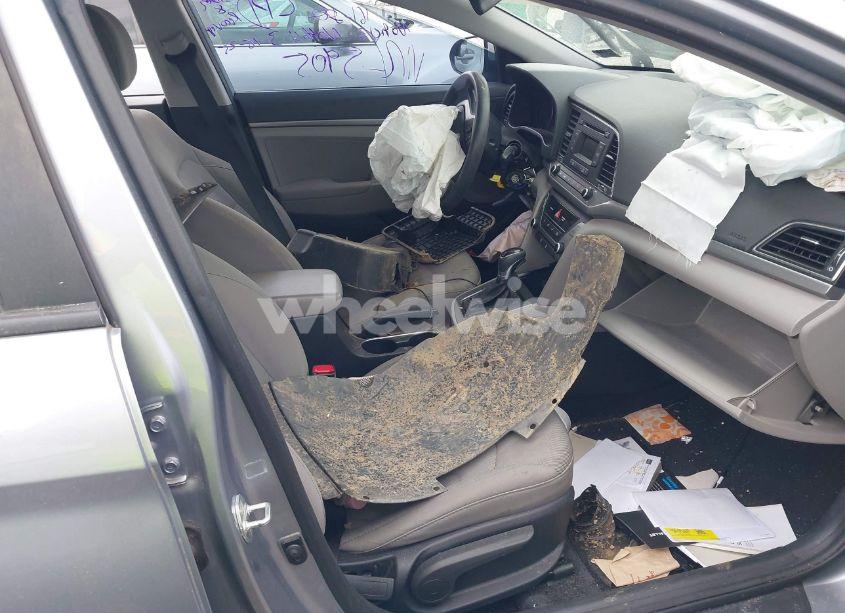 Photo 5 of 2017 Hyundai Elantra SE (VIN 5NPD74LF5HH195905)