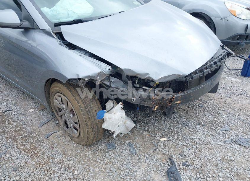 Photo 6 of 2017 Hyundai Elantra SE (VIN 5NPD74LF5HH195905)