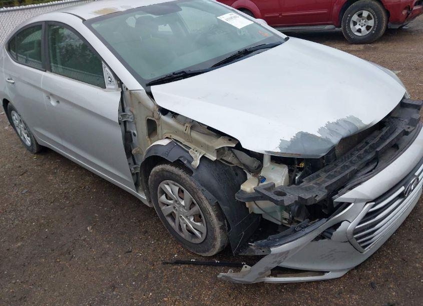 2018 Hyundai Elantra SE (VIN 5NPD74LF5JH222333) main photo