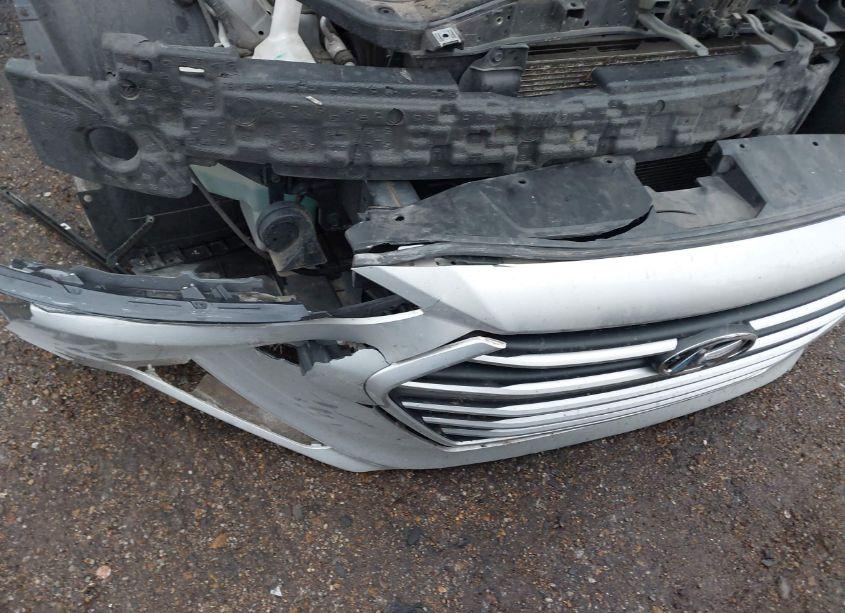 Photo 10 of 2018 Hyundai Elantra SE (VIN 5NPD74LF5JH222333)