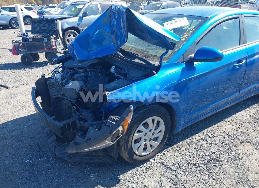 Photo 6 of 2018 Hyundai Elantra SE (VIN 5NPD74LF5JH227872)