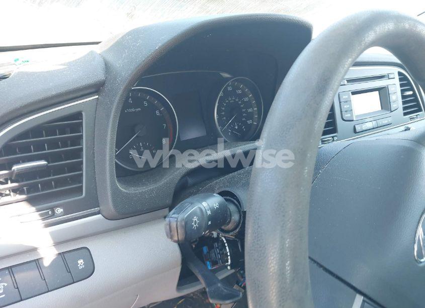 Photo 7 of 2018 Hyundai Elantra SE (VIN 5NPD74LF5JH227872)