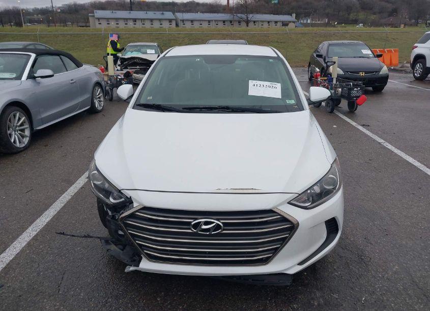 Photo 11 of 2018 Hyundai Elantra SE (VIN 5NPD74LF5JH231971)