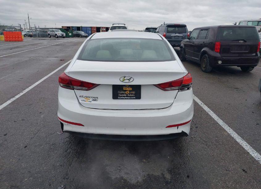 Photo 15 of 2018 Hyundai Elantra SE (VIN 5NPD74LF5JH231971)