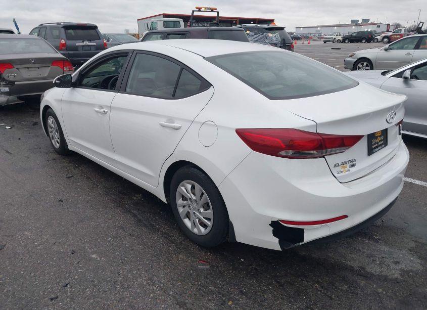 Photo 3 of 2018 Hyundai Elantra SE (VIN 5NPD74LF5JH231971)