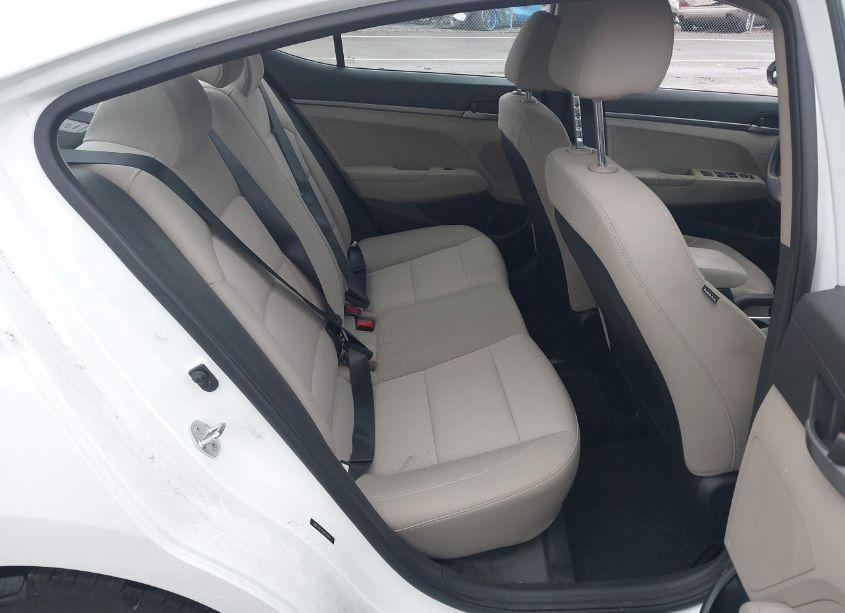 Photo 8 of 2018 Hyundai Elantra SE (VIN 5NPD74LF5JH231971)
