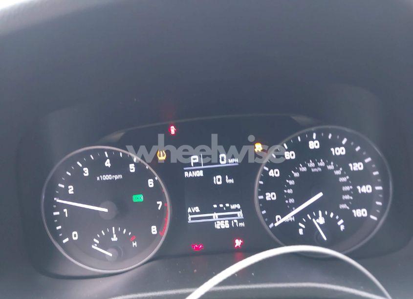 Photo 15 of 2018 Hyundai Elantra SE (VIN 5NPD74LF5JH233140)