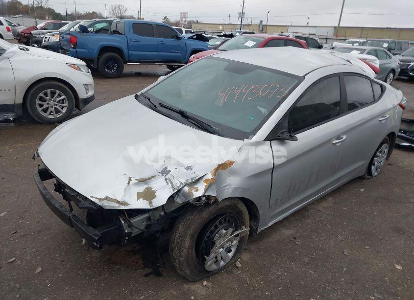Photo 2 of 2018 Hyundai Elantra SE (VIN 5NPD74LF5JH233140)