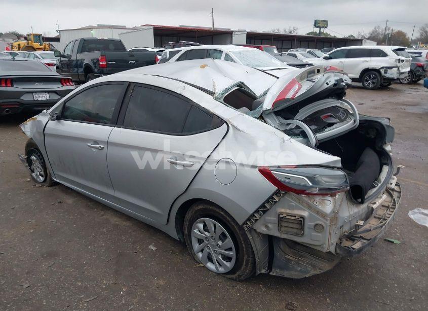 Photo 3 of 2018 Hyundai Elantra SE (VIN 5NPD74LF5JH233140)