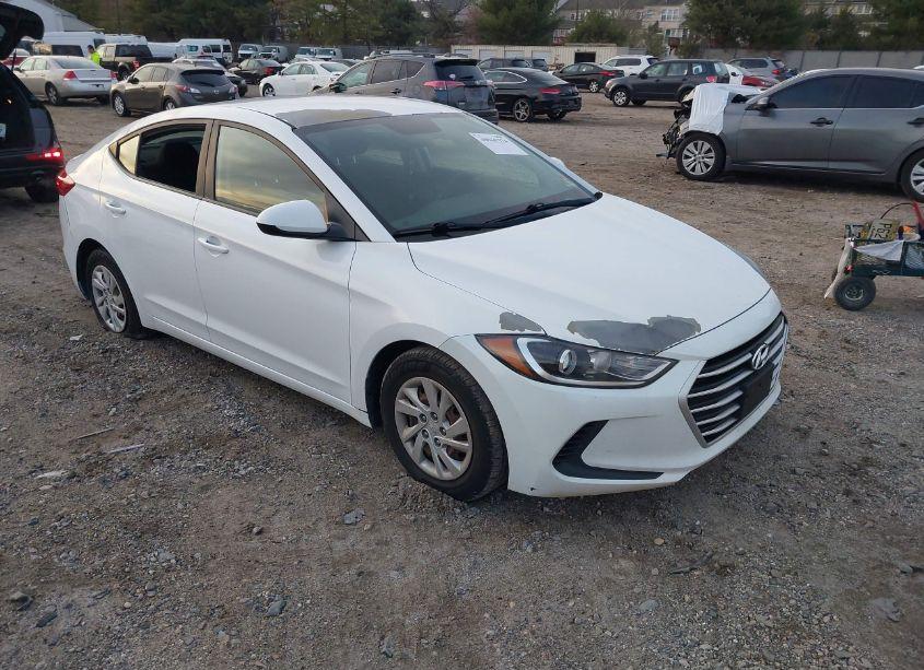 2018 Hyundai Elantra SE (VIN 5NPD74LF5JH241478) main photo
