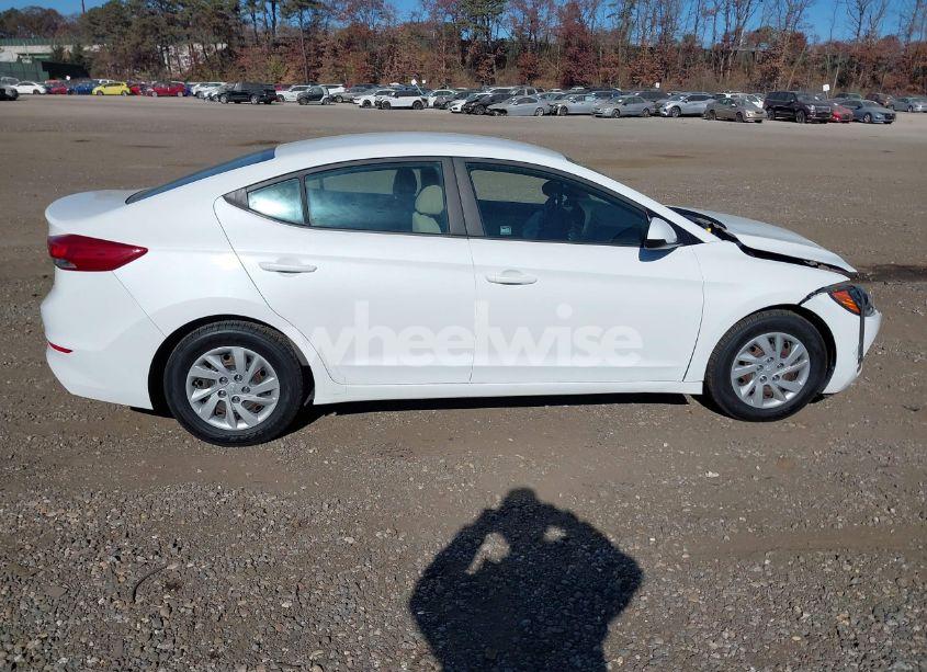 Photo 13 of 2018 Hyundai Elantra SE (VIN 5NPD74LF5JH256904)