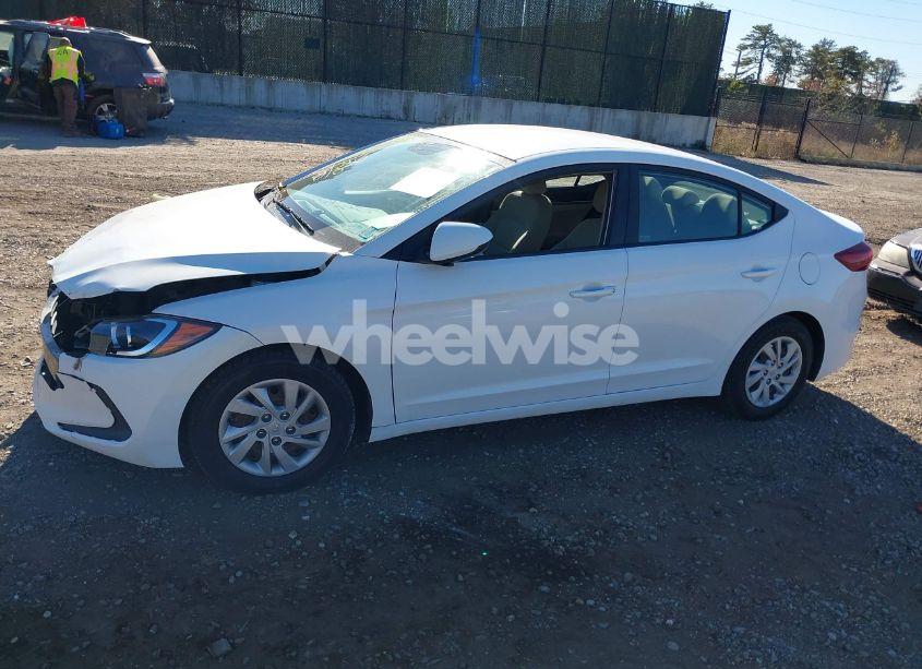 Photo 14 of 2018 Hyundai Elantra SE (VIN 5NPD74LF5JH256904)