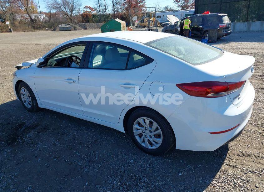 Photo 3 of 2018 Hyundai Elantra SE (VIN 5NPD74LF5JH256904)