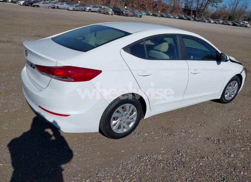 Photo 4 of 2018 Hyundai Elantra SE (VIN 5NPD74LF5JH256904)