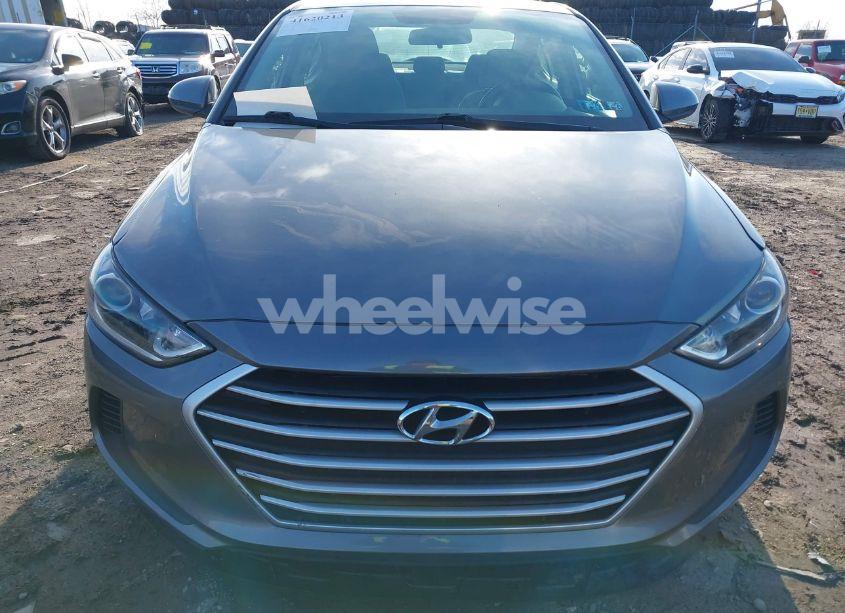 Photo 12 of 2018 Hyundai Elantra SE (VIN 5NPD74LF5JH290342)