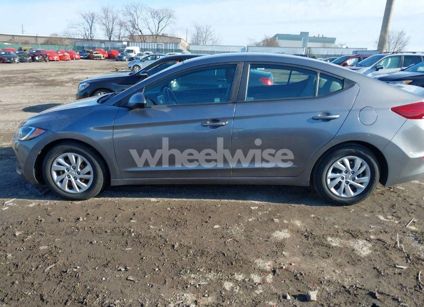 Photo 14 of 2018 Hyundai Elantra SE (VIN 5NPD74LF5JH290342)