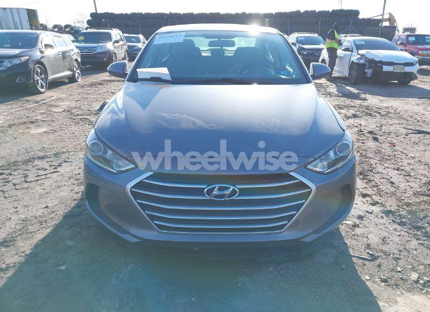 Photo 6 of 2018 Hyundai Elantra SE (VIN 5NPD74LF5JH290342)