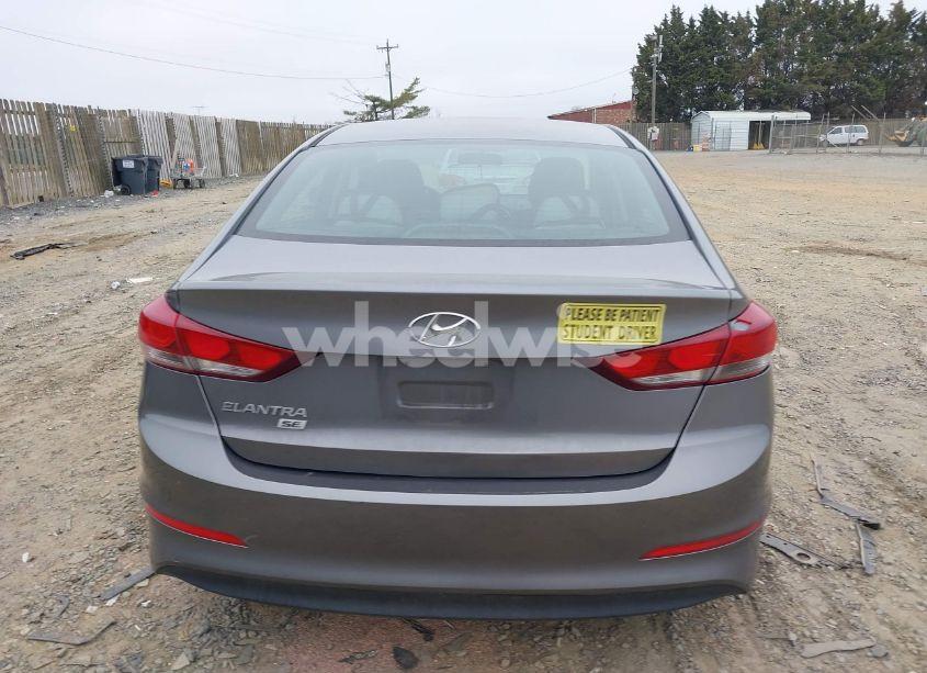 Photo 16 of 2018 Hyundai Elantra SE (VIN 5NPD74LF5JH320732)