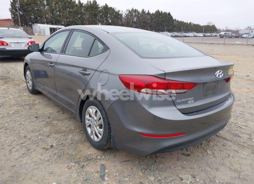 Photo 3 of 2018 Hyundai Elantra SE (VIN 5NPD74LF5JH320732)