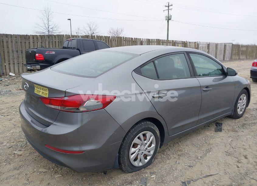 Photo 4 of 2018 Hyundai Elantra SE (VIN 5NPD74LF5JH320732)