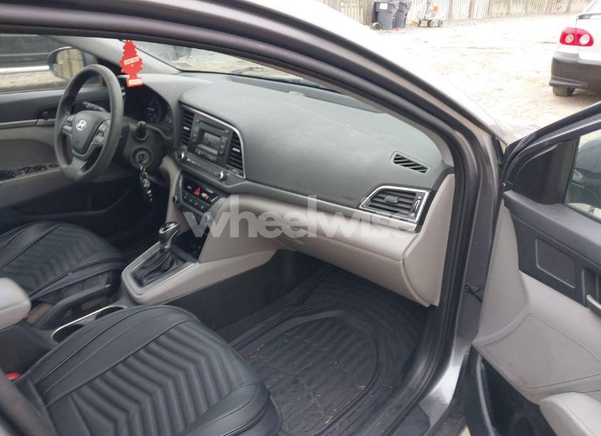 Photo 5 of 2018 Hyundai Elantra SE (VIN 5NPD74LF5JH320732)