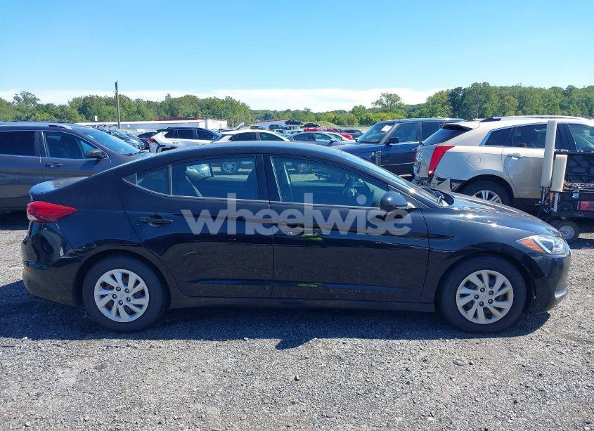 Photo 13 of 2018 Hyundai Elantra SE (VIN 5NPD74LF5JH321864)
