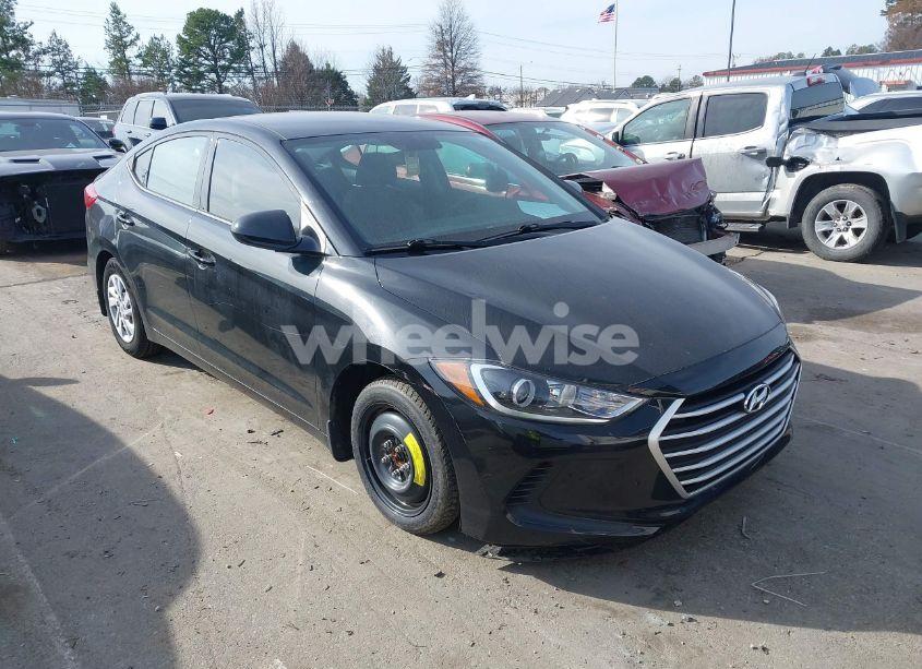 2018 Hyundai Elantra SE (VIN 5NPD74LF5JH331021) main photo
